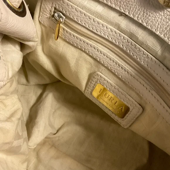 GUC Furla Cream Shoulder Bag - Picture 7 of 15